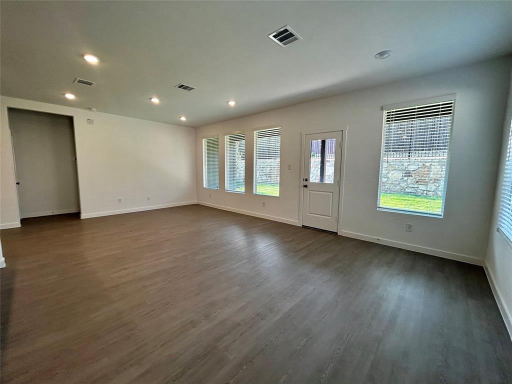 443 Ridge Drive Justin, TX 76247 - Photo 6 of 26 Gallery Image 6
