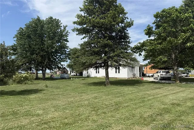 $299,500 | 809 Southwest 300th Road, Centerview, MO 64019