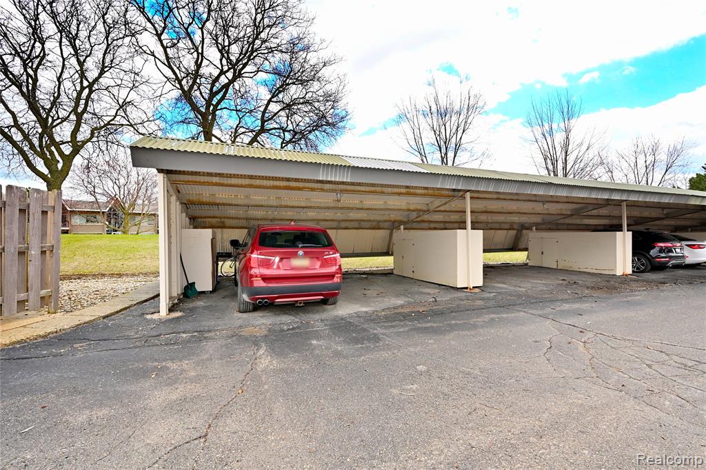 1966 Klingensmith Road, Unit 18C Bloomfield Hills, MI 48302 - Photo 36 of 36