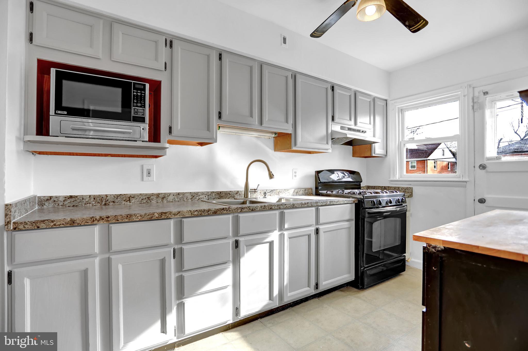 4003 Brookhill Road Baltimore, MD 21215 - Photo 6 of 31