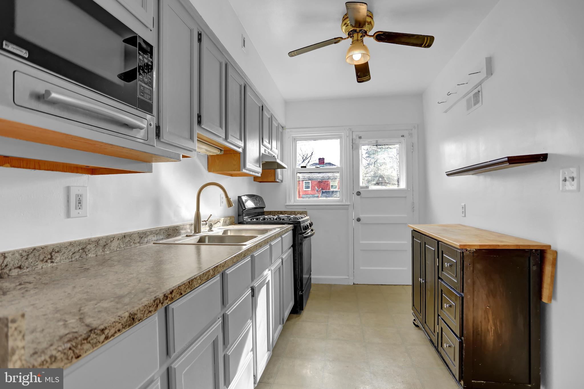 4003 Brookhill Road Baltimore, MD 21215 - Photo 7 of 31