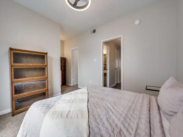 $1,450 | 1603 Marsh Lane, Unit 308, Carrollton, TX 75006