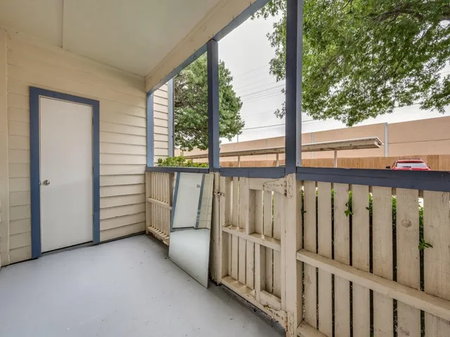 $1,450 | 1603 Marsh Lane, Unit 308, Carrollton, TX 75006