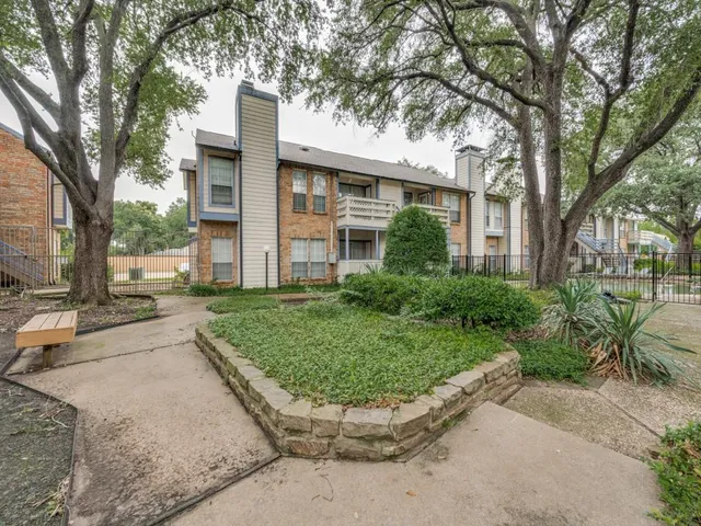 $1,450 | 1603 Marsh Lane, Unit 308, Carrollton, TX 75006