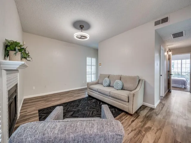 $1,450 | 1603 Marsh Lane, Unit 308, Carrollton, TX 75006