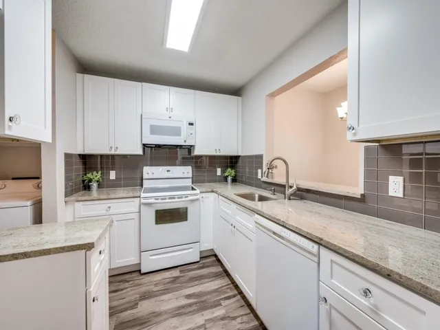 $1,450 | 1603 Marsh Lane, Unit 308, Carrollton, TX 75006