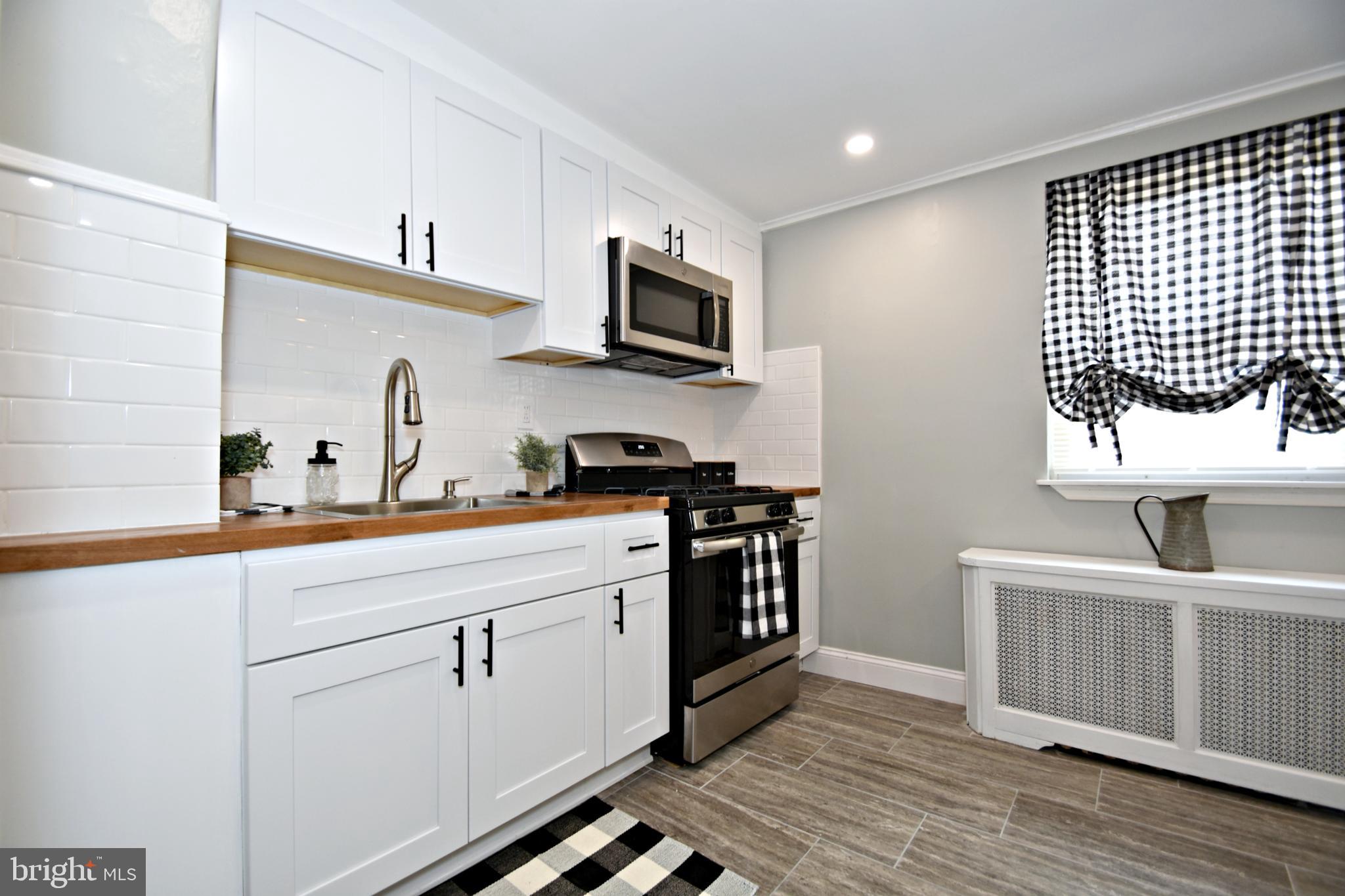 2637 Edgemont Street Philadelphia, PA 19125 - Photo 12 of 36
