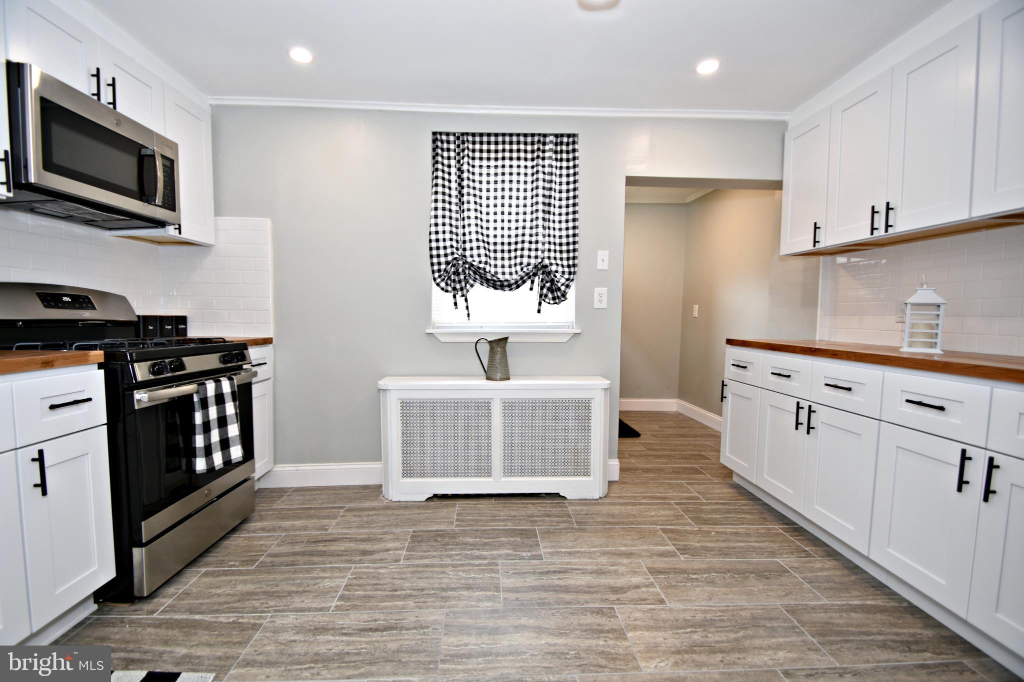 2637 Edgemont Street Philadelphia, PA 19125 - Photo 17 of 36
