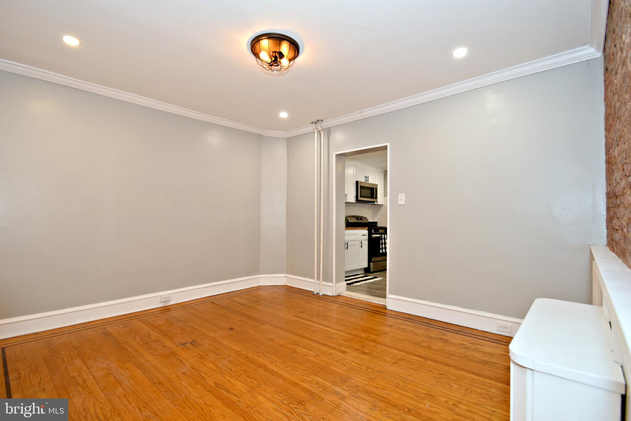 2637 Edgemont Street Philadelphia, PA 19125 - Photo 7 of 36