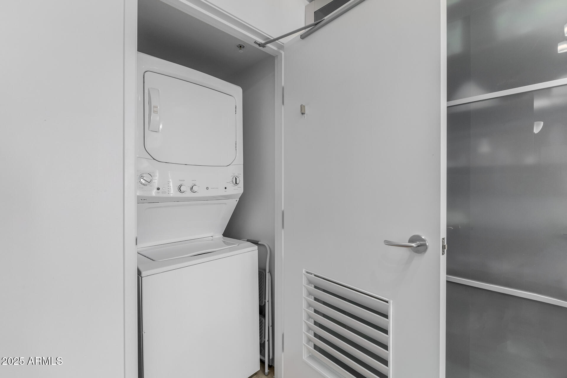 4808 North 24th Street, Unit 1125 Phoenix, AZ 85016 - Photo 25 of 67 a utility room with dryer and washer