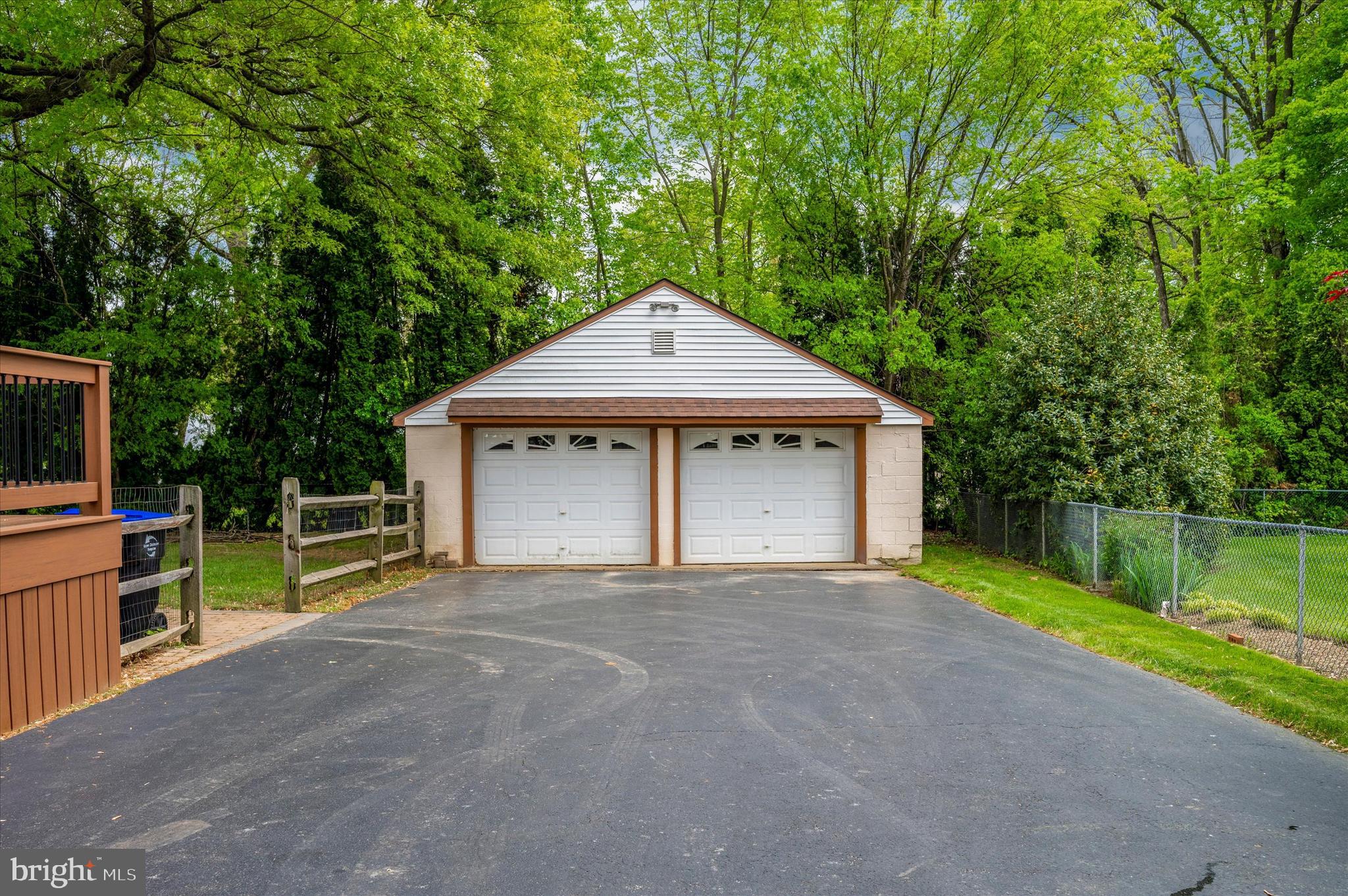 2517 Larkin Road Upper Chichester, PA 19061 - Photo 3 of 25 Gallery Image 3