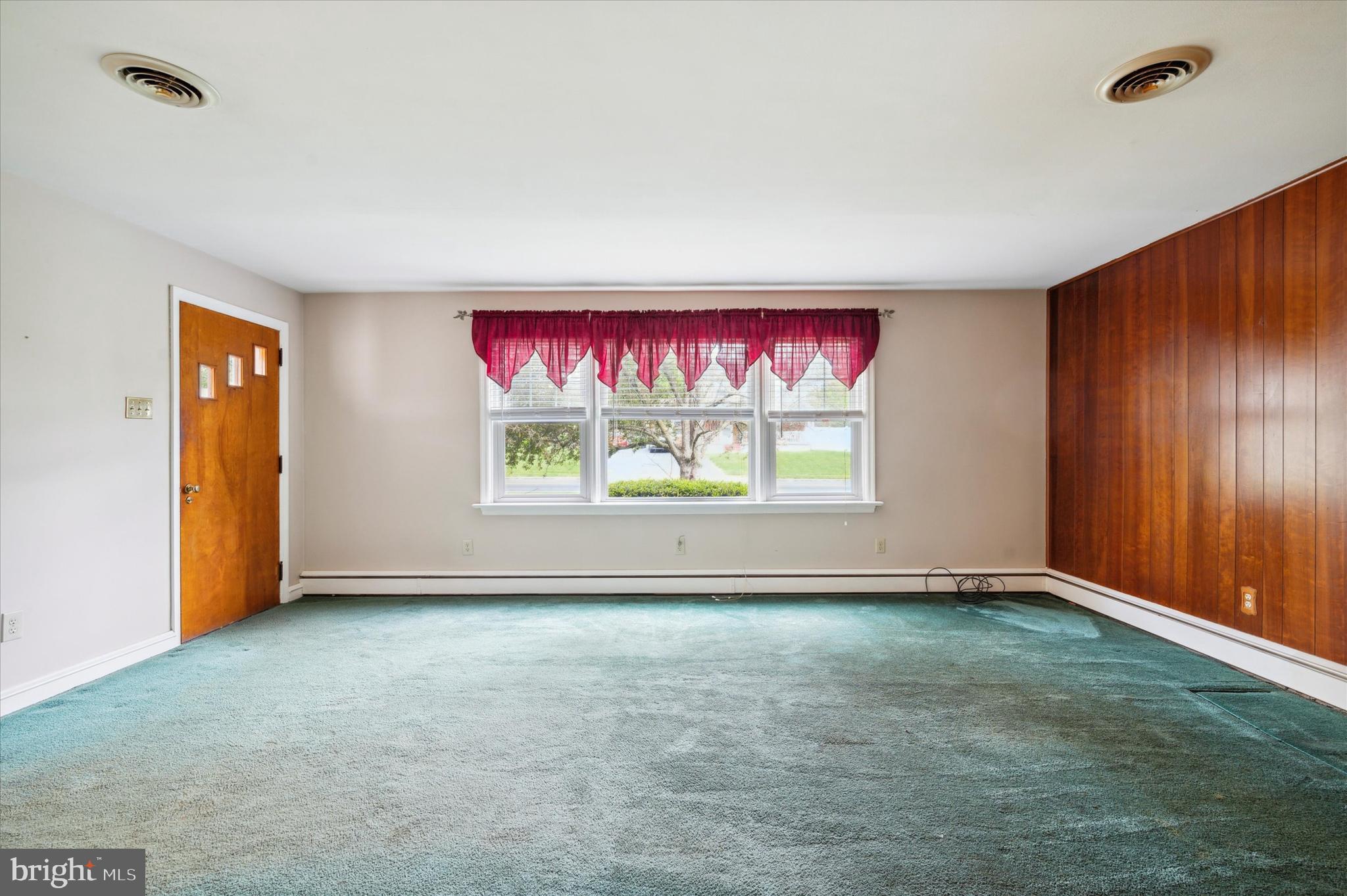 2517 Larkin Road Upper Chichester, PA 19061 - Photo 6 of 25 Gallery Image 6