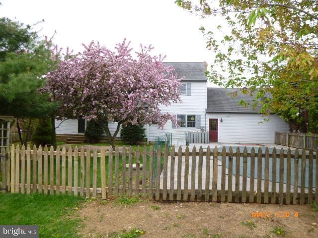 1450 Shumaker Road Manheim, PA 17545 - Photo 4 of 25