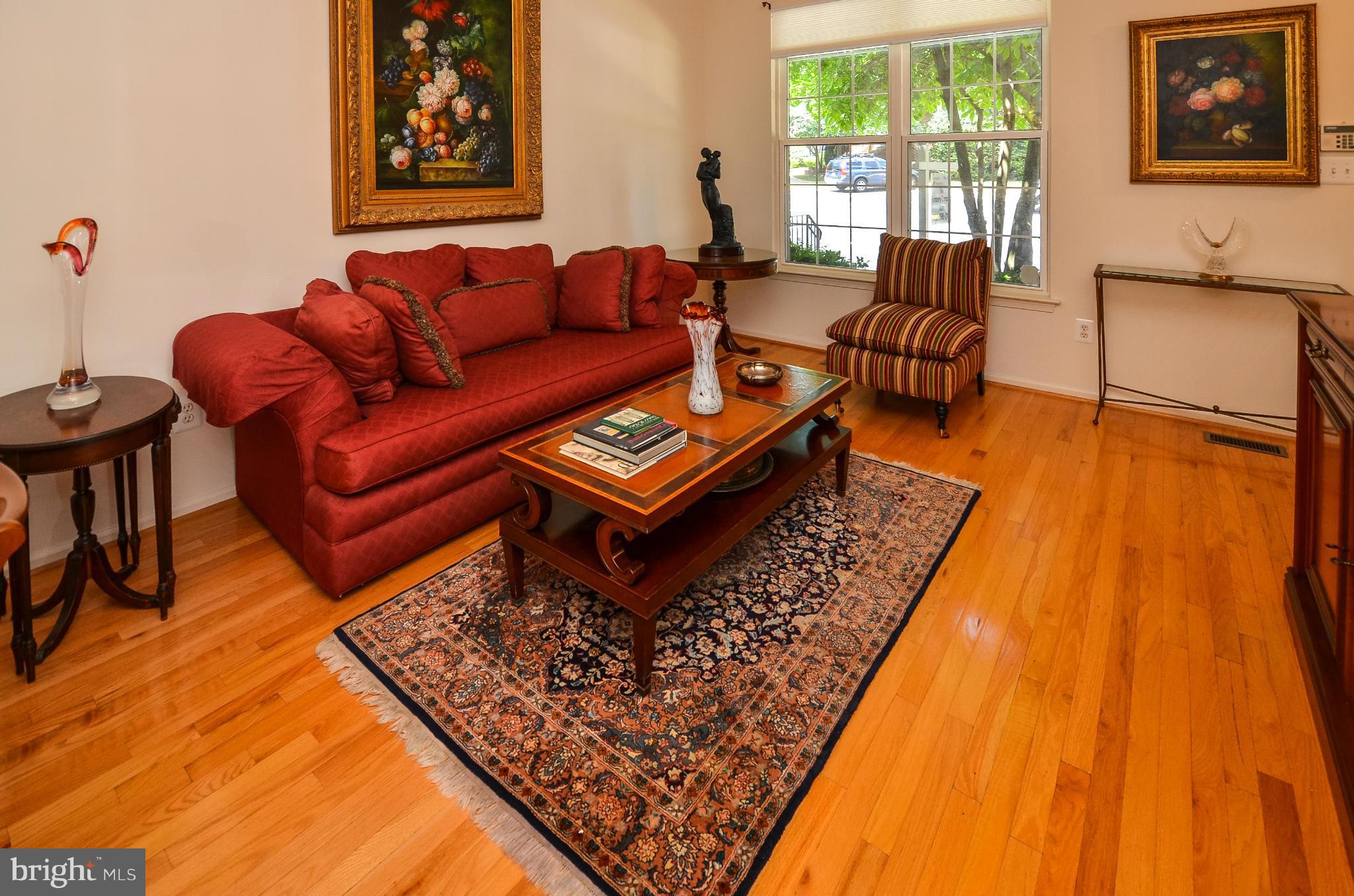11457 Heritage Commons Way Reston, VA 20194 - Photo 3 of 30 Living Room