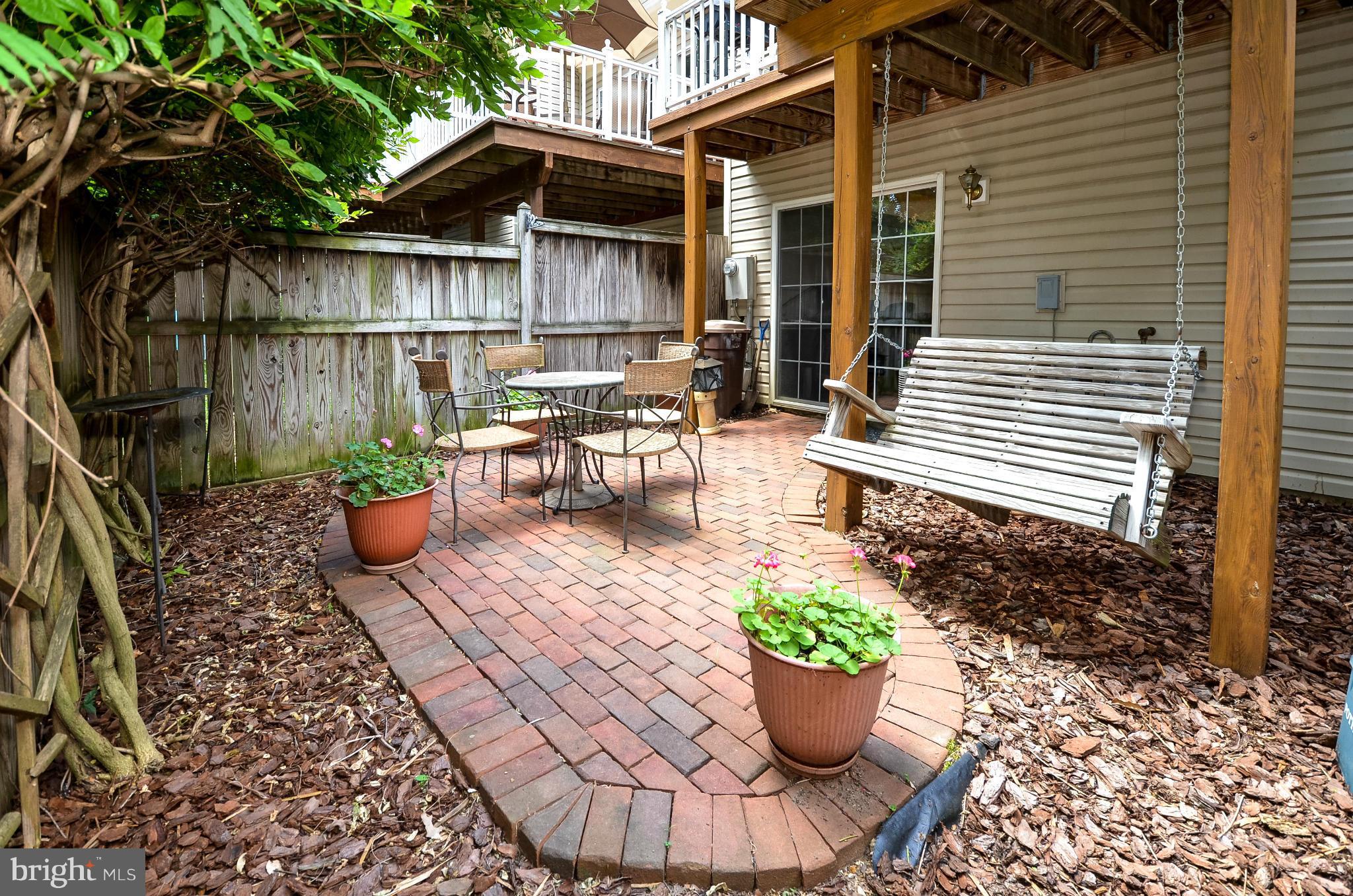 11457 Heritage Commons Way Reston, VA 20194 - Photo 26 of 30 Exterior (Rear)