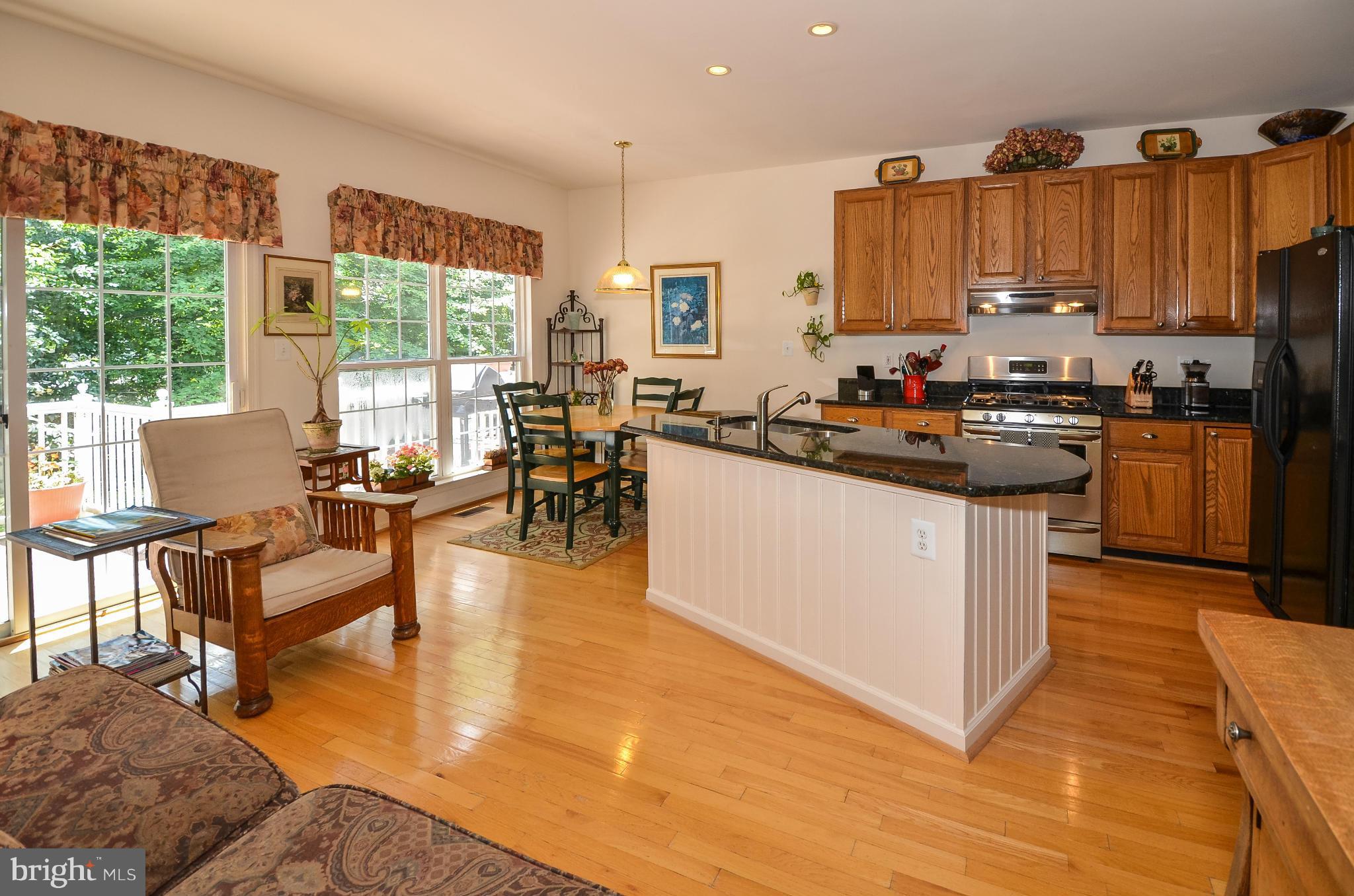11457 Heritage Commons Way Reston, VA 20194 - Photo 6 of 30 Kitchen