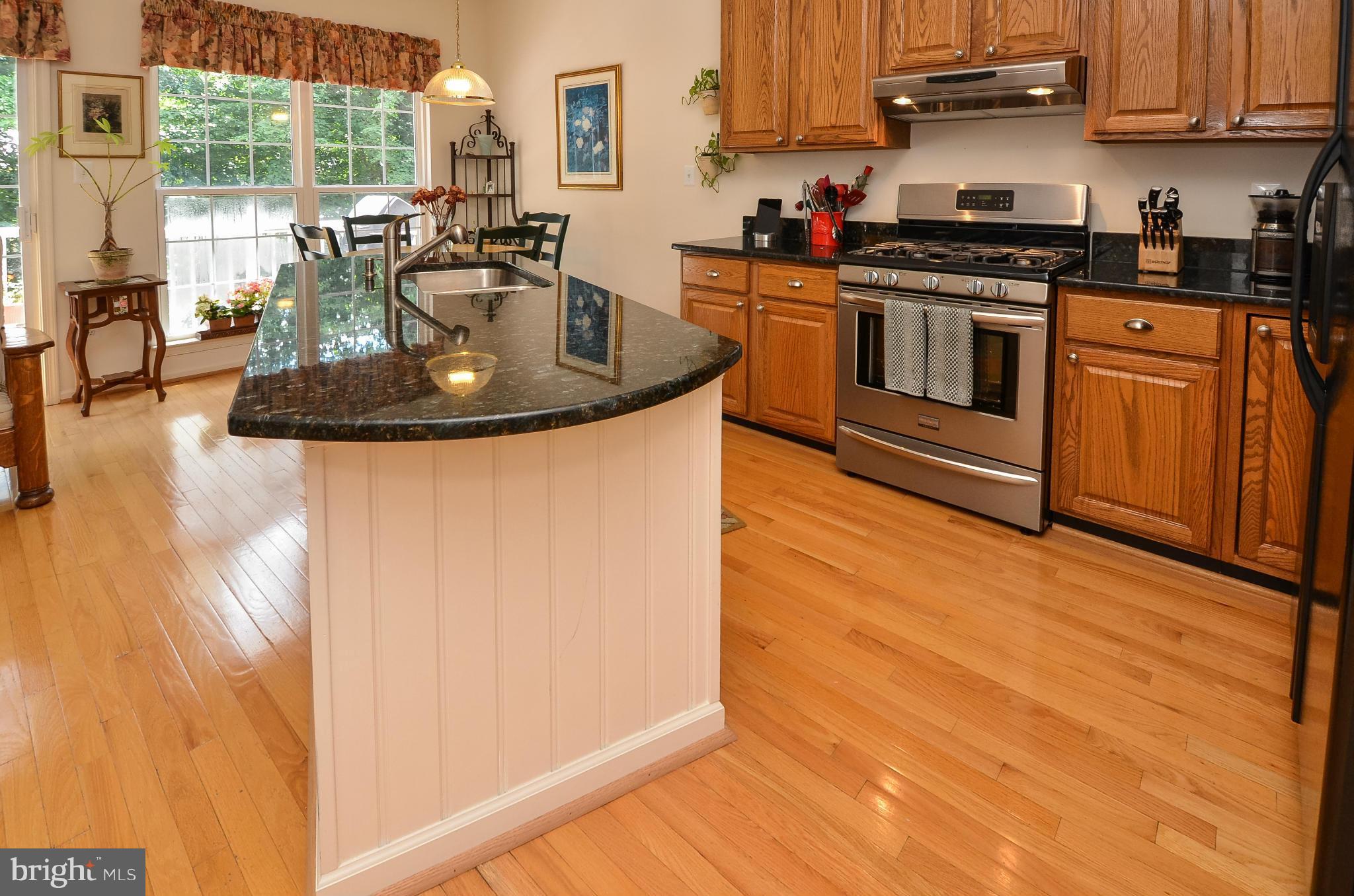 11457 Heritage Commons Way Reston, VA 20194 - Photo 9 of 30 Kitchen
