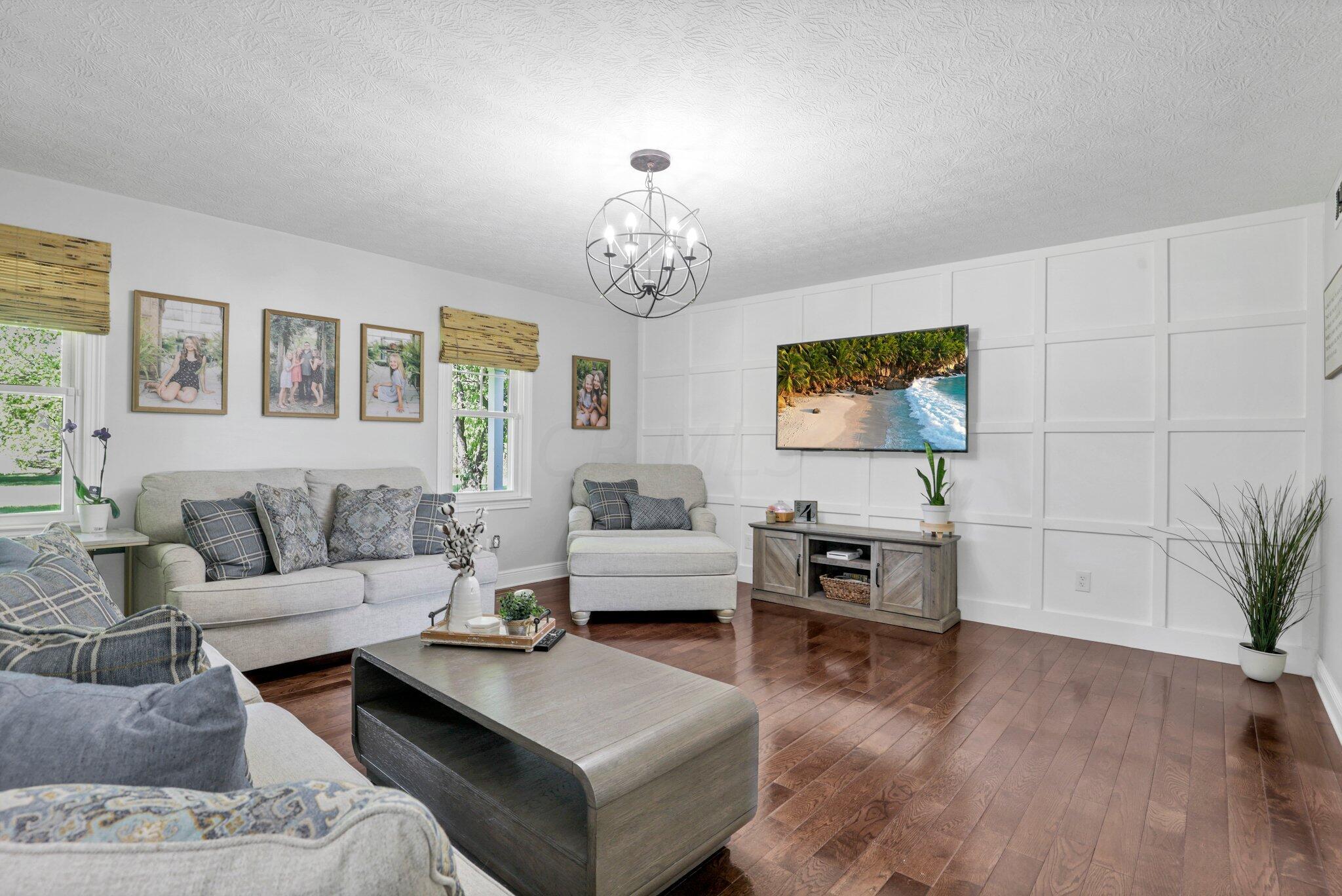 5615 Stemen Road Pickerington, OH 43147 - Photo 8 of 53 Living Room