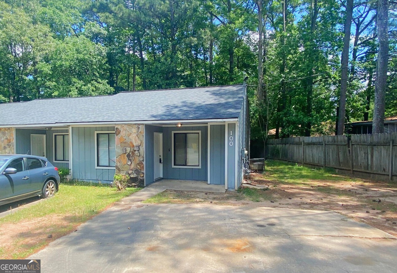 100 Spring Court Fairburn, GA 30213 - Photo 2 of 16