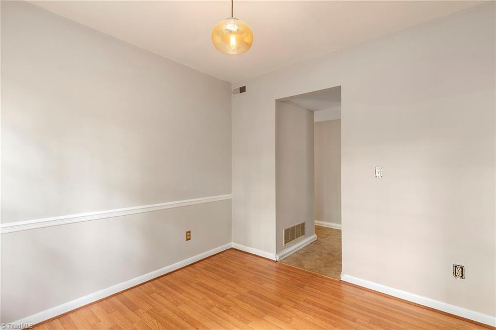 2800 Applegate Road Greensboro, NC 27455 - Photo 7 of 25 Dining room