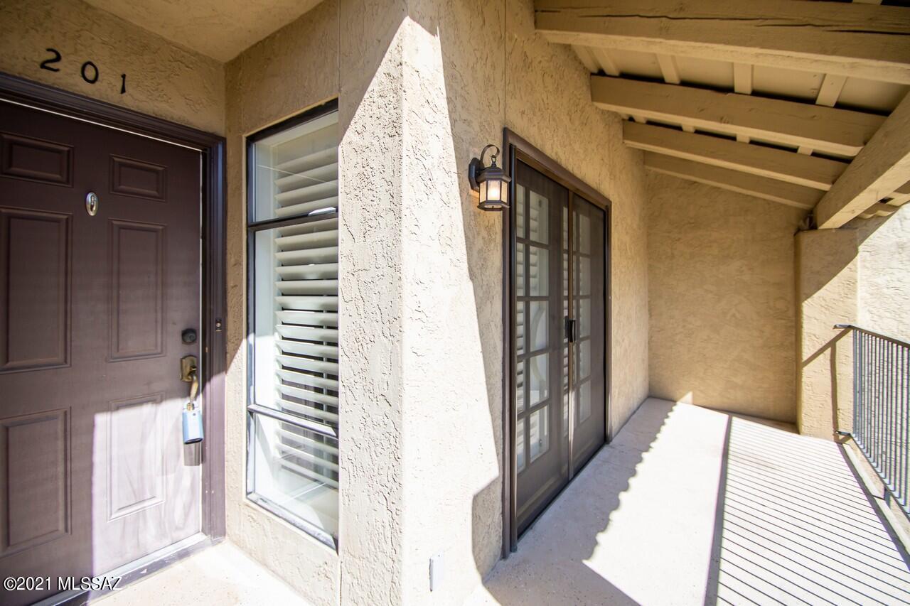 8255 North Oracle Road, Unit 201 Tucson, AZ 85704 - Photo 2 of 21 Gallery Image 2
