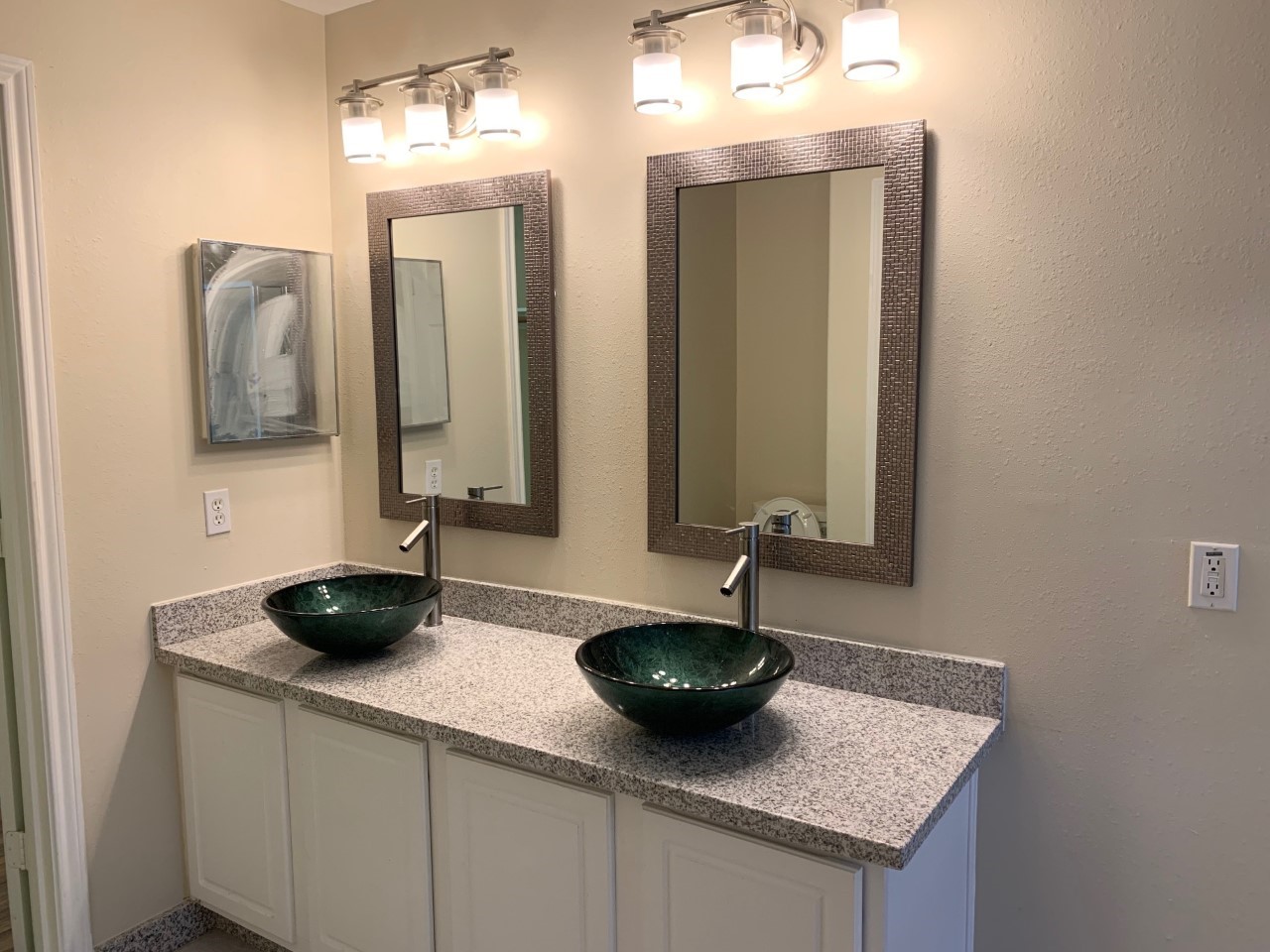 42 Blue Creek Place Spring, TX 77382 - Photo 10 of 18 a bathroom with a sink and a mirror
