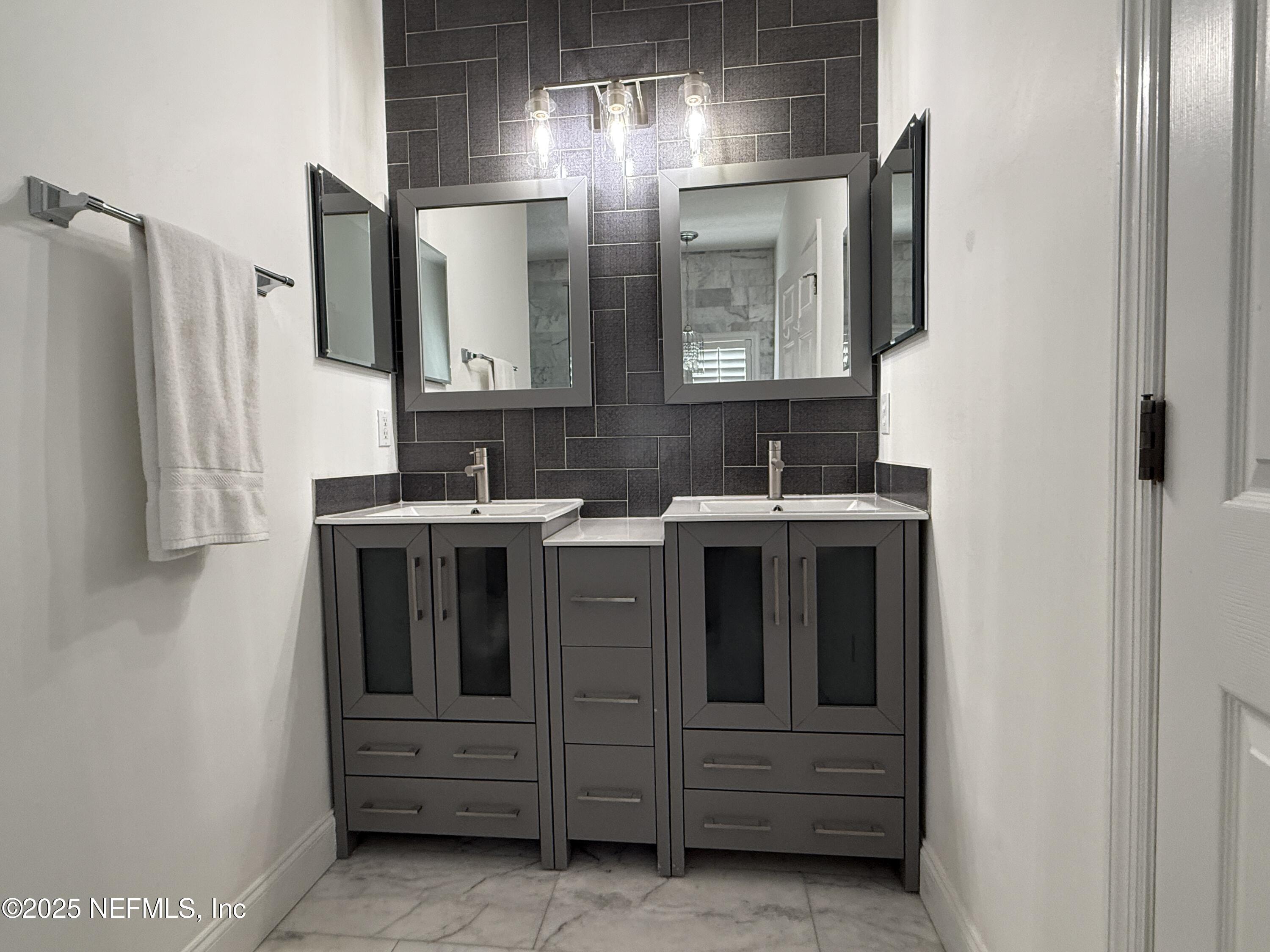 1010 Garrison Drive St. Augustine, FL 32092 - Photo 20 of 40 Primary Vanity