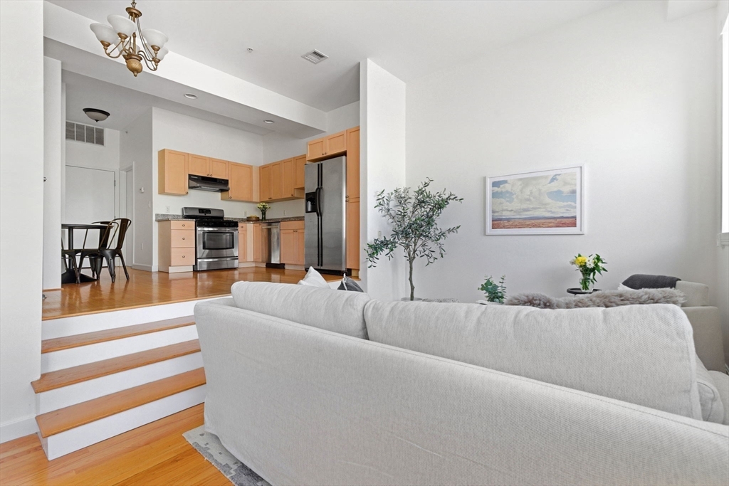 156 Chelsea Street, Unit 201 Boston, MA 02128 - Photo 6 of 23