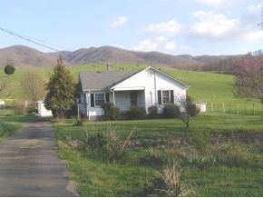 122 Darrell Bowers Road Elizabethton, TN 37643 - Photo 1 of 17 Photo 1