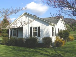 122 Darrell Bowers Road Elizabethton, TN 37643 - Photo 2 of 17 Photo 2