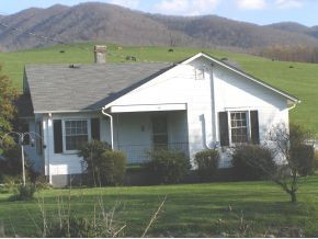 122 Darrell Bowers Road Elizabethton, TN 37643 - Photo 3 of 17 Photo 3