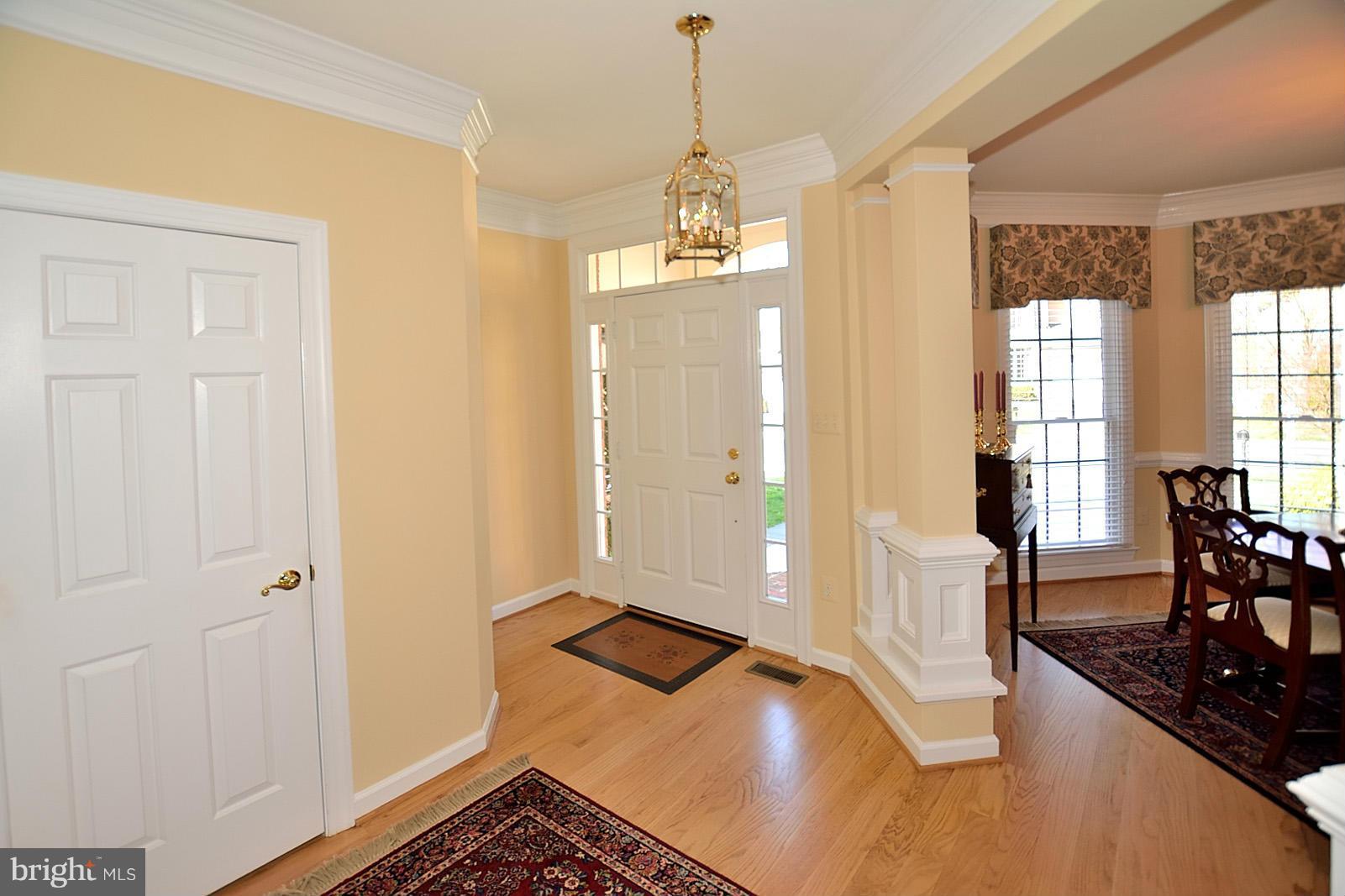10087 Daniels Run Way Fairfax, VA 22030 - Photo 2 of 30 Interior (General)