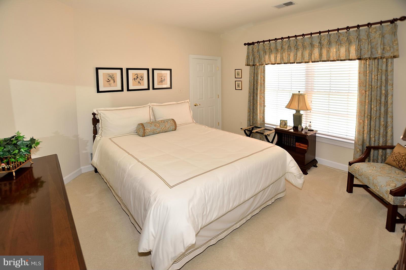 10087 Daniels Run Way Fairfax, VA 22030 - Photo 22 of 30 Bedroom