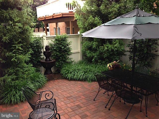 10087 Daniels Run Way Fairfax, VA 22030 - Photo 29 of 30 Exterior (Rear)