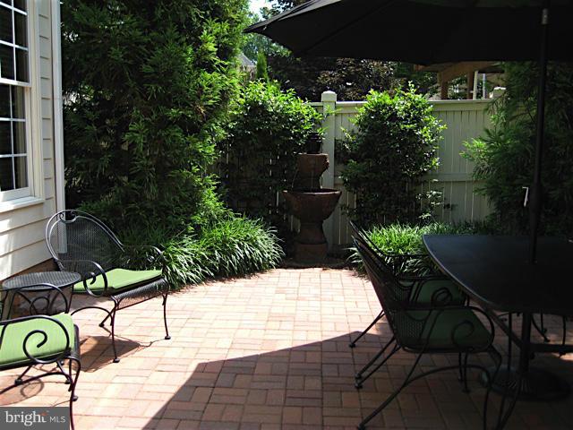 10087 Daniels Run Way Fairfax, VA 22030 - Photo 30 of 30 Exterior (Rear)