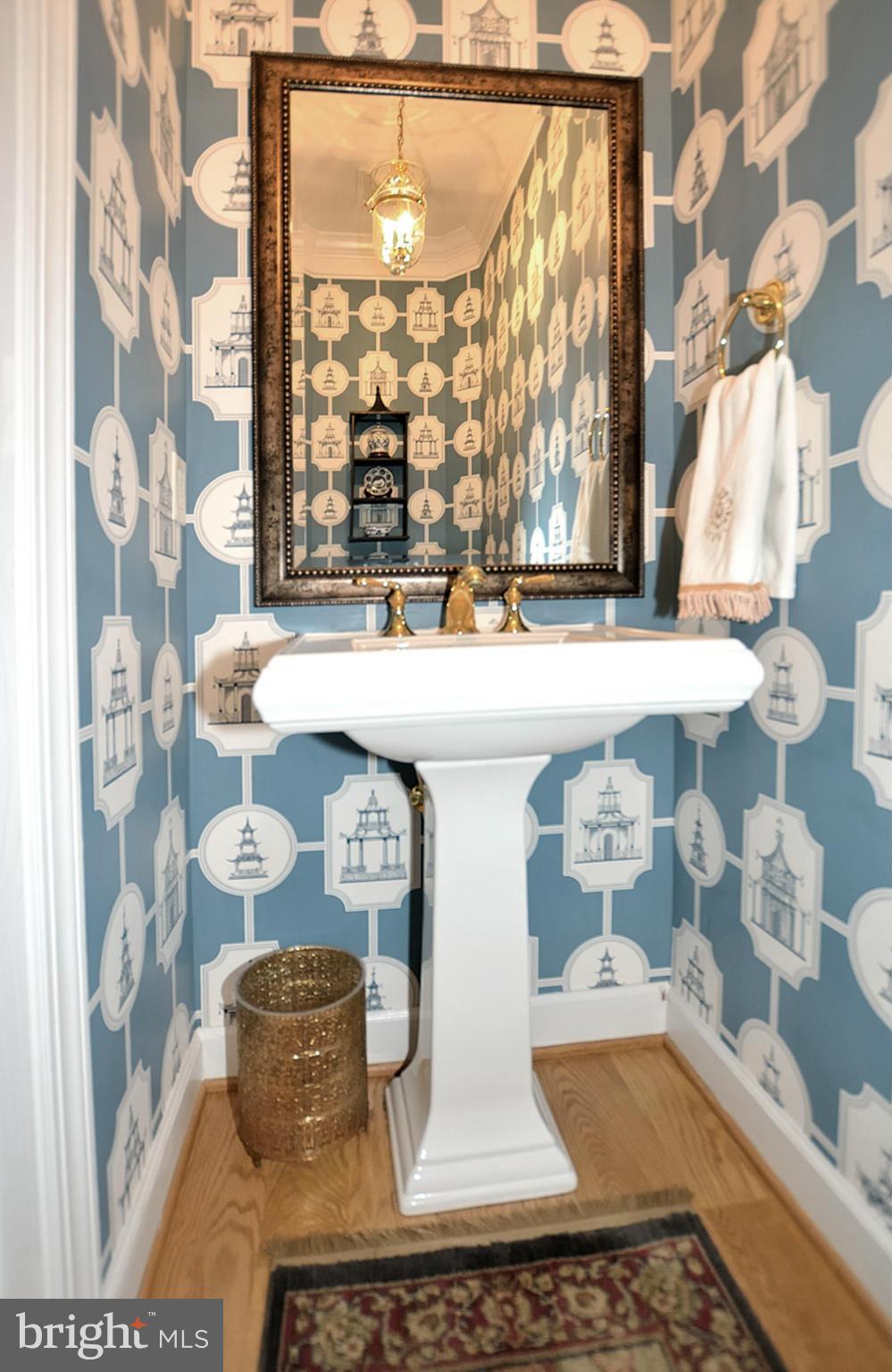 10087 Daniels Run Way Fairfax, VA 22030 - Photo 8 of 30 Bath