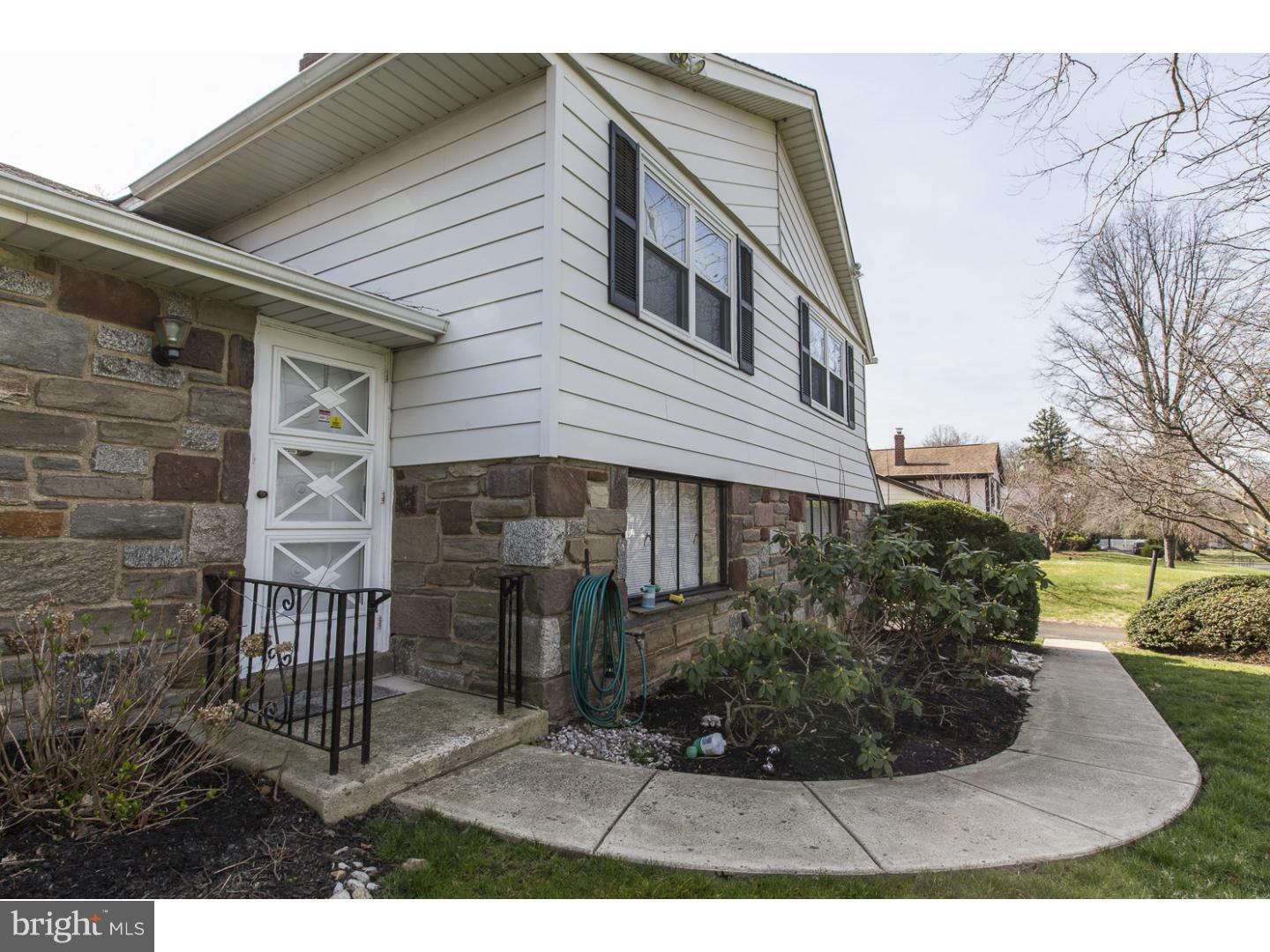 1839 Bertram Road Huntingdon Valley, PA 19006 - Photo 3 of 22