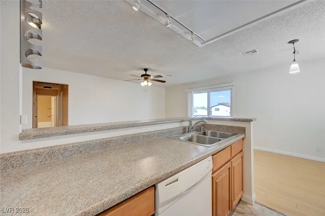 $1,200 | 2365 Canfield Drive, Unit D, Las Vegas, NV 89108