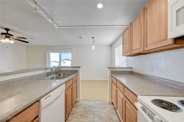 $1,200 | 2365 Canfield Drive, Unit D, Las Vegas, NV 89108