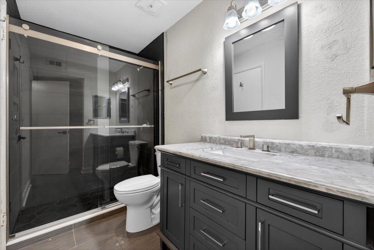 1481 Center Street, Unit 1301 Mount Pleasant, SC 29464 - Photo 11 of 16 18-Square One Team - DSC00726