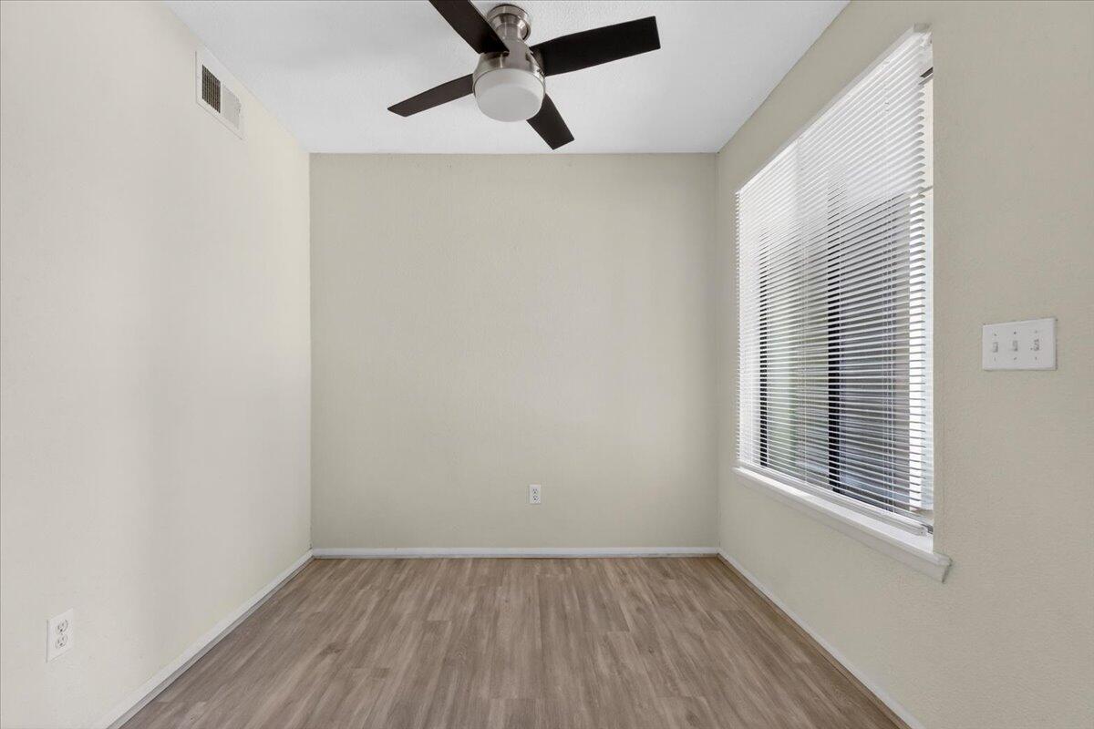 1481 Center Street, Unit 1301 Mount Pleasant, SC 29464 - Photo 13 of 16 06-Square One Team - DSC00729