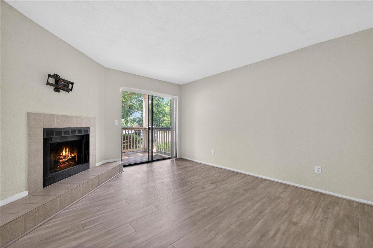1481 Center Street, Unit 1301 Mount Pleasant, SC 29464 - Photo 3 of 16 09-Square One Team - DSC00763a