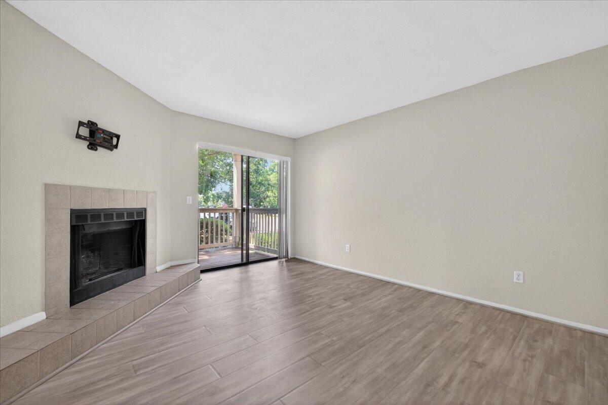 1481 Center Street, Unit 1301 Mount Pleasant, SC 29464 - Photo 4 of 16 08-Square One Team - DSC00763