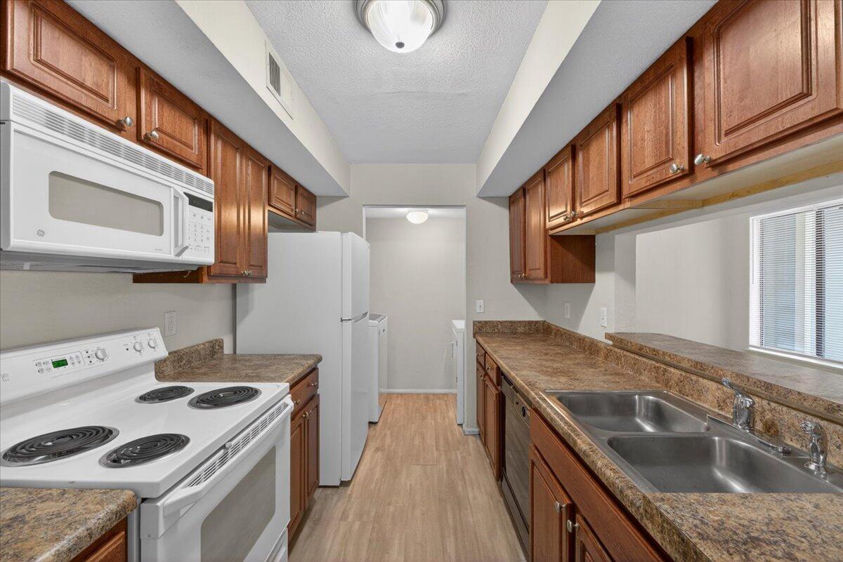 1481 Center Street, Unit 1301 Mount Pleasant, SC 29464 - Photo 6 of 16 12-Square One Team - DSC00735