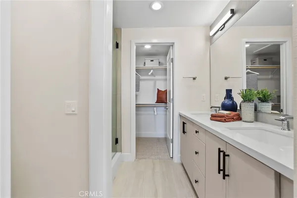 $1,095,000 | 19071 Main Street, Unit 105, Huntington Beach, CA 92648