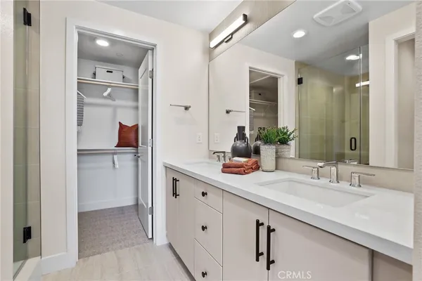 $1,095,000 | 19071 Main Street, Unit 105, Huntington Beach, CA 92648