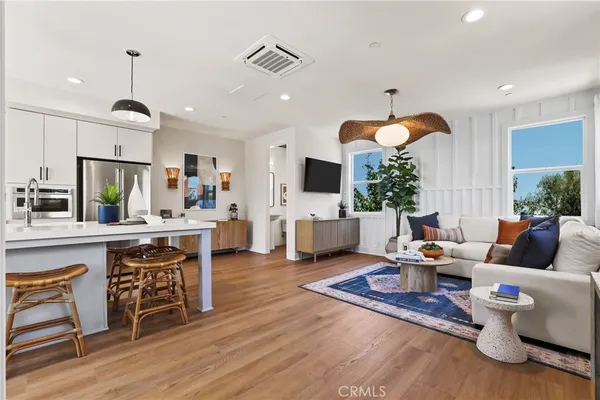 $1,095,000 | 19071 Main Street, Unit 105, Huntington Beach, CA 92648