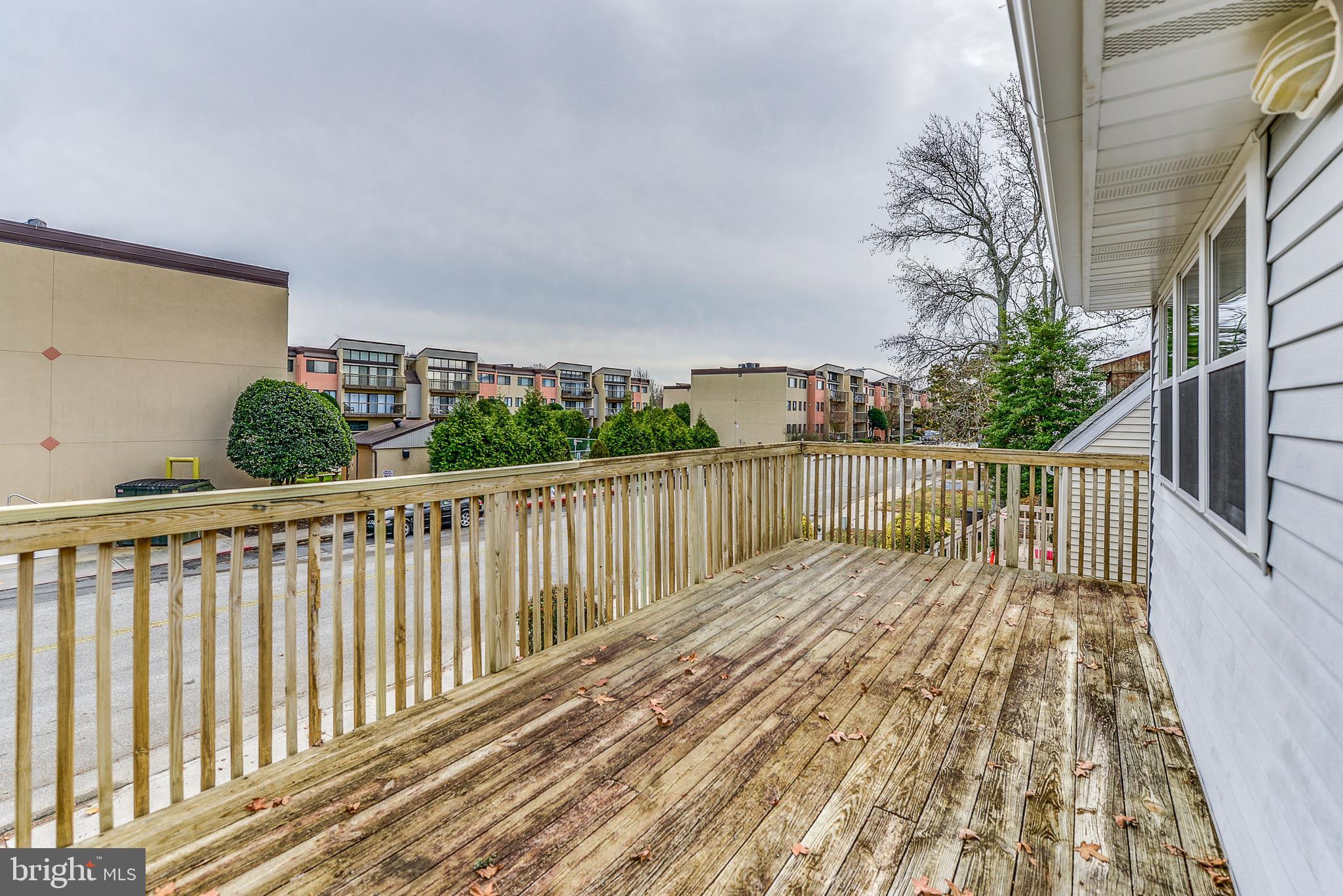 14013 North Ocean Road Ocean City, MD 21842 - Photo 11 of 35 FRONT DECK/BALCONY
