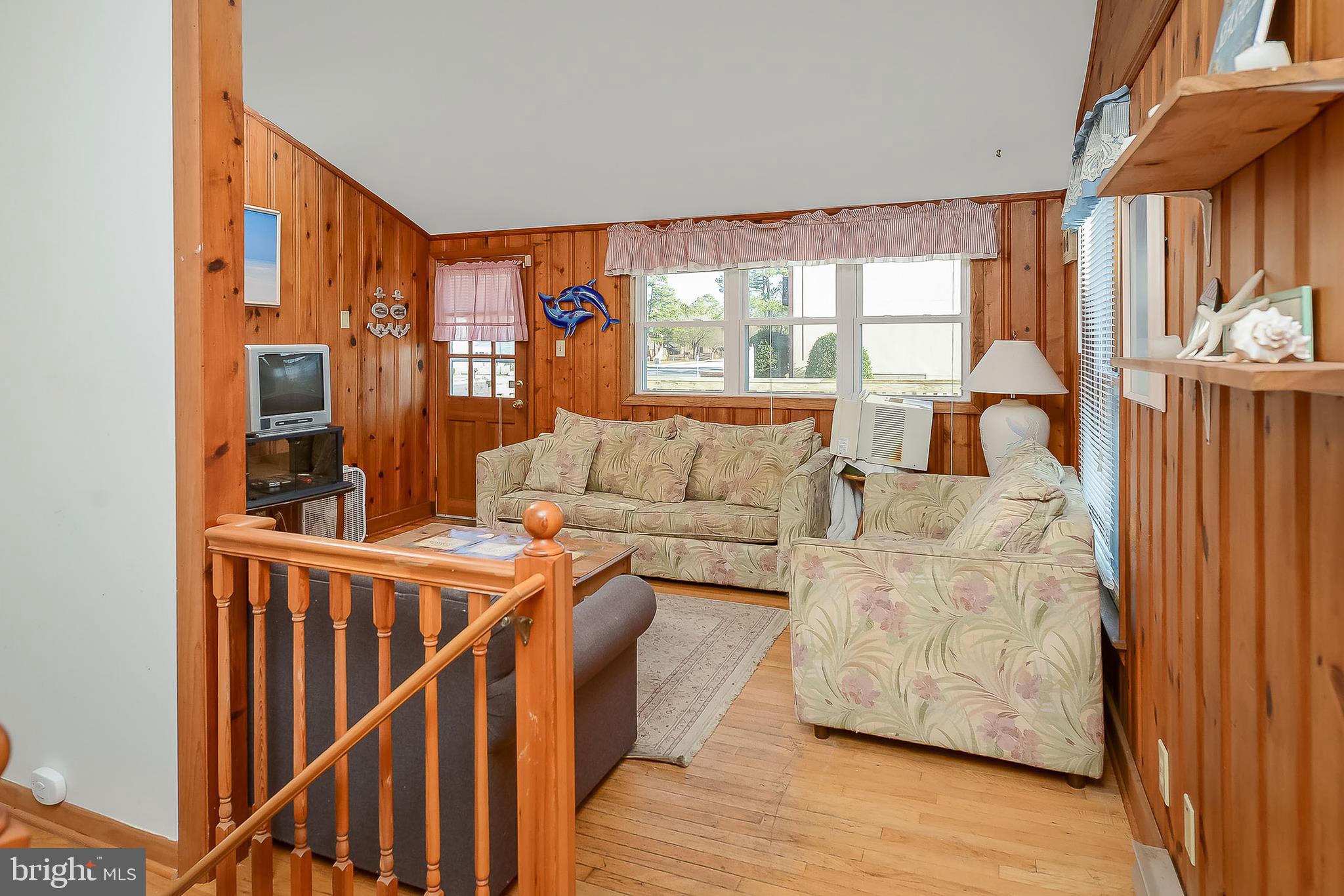 14013 North Ocean Road Ocean City, MD 21842 - Photo 17 of 35 LIVING ROOM