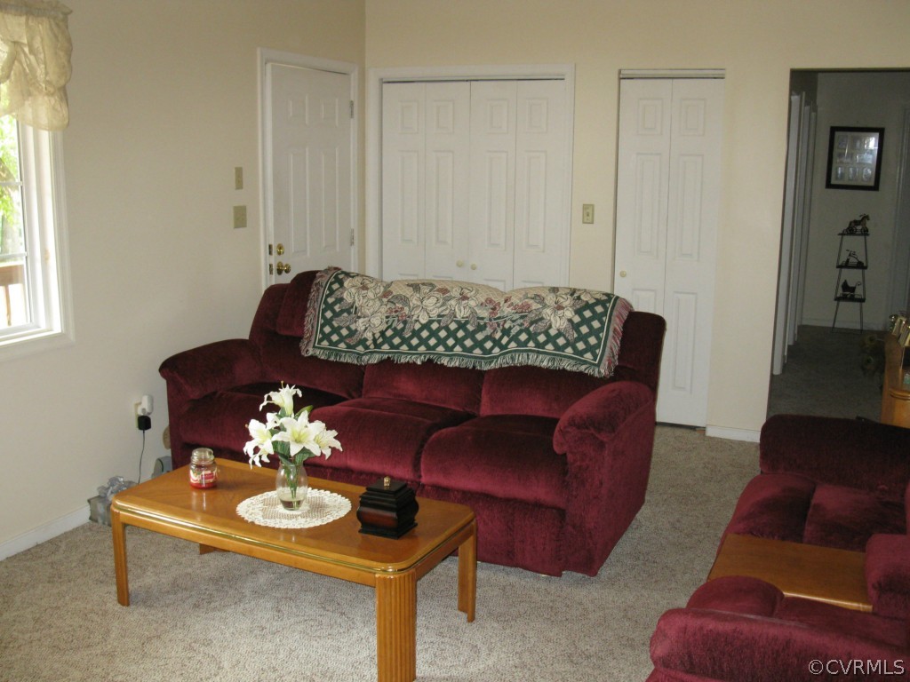 5304 Hemlock Road Quinton, VA 23141 - Photo 3 of 14 Gallery Image 3